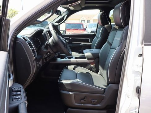 Used 2025 RAM 2500 Laramie image 13