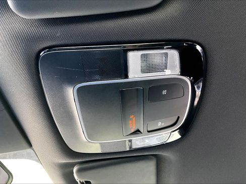 Used 2024 Hyundai Santa Cruz SE FWD image 32