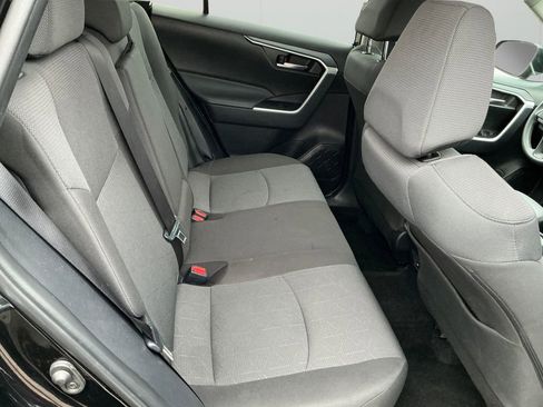 Used 2025 Toyota RAV4 XLE image 15