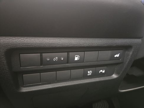 New 2025 Mitsubishi Outlander SE image 26