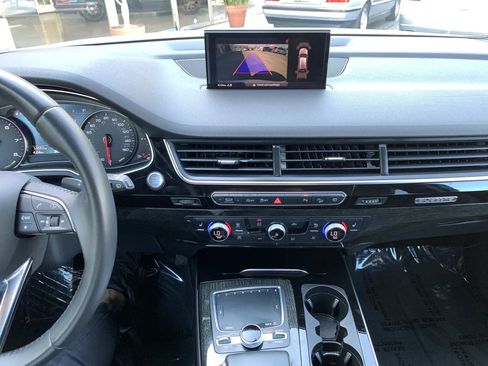 Used 2019 Audi Q7 3.0T Premium w/ Towing Package AWD/4WD image 20