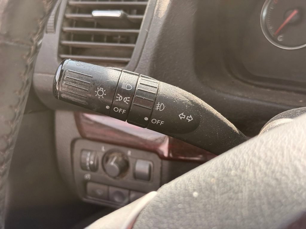Used 2009 Subaru Outback 2.5i Limited AWD/4WD image 17