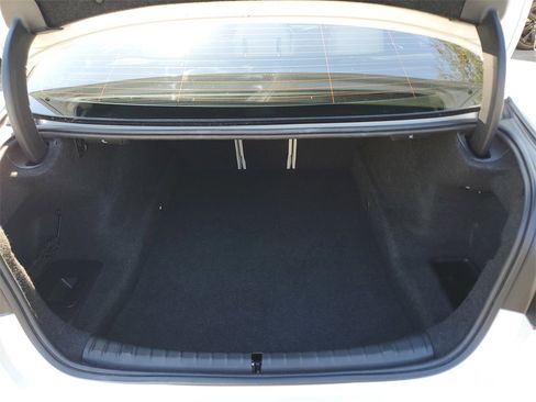 Used 2018 BMW 530i w/ Premium Package image 9