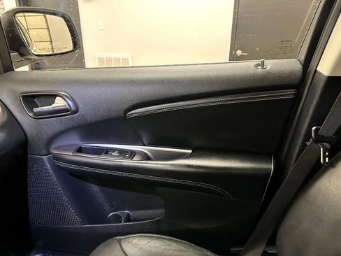 Used 2020 Dodge Journey Crossroad image 38