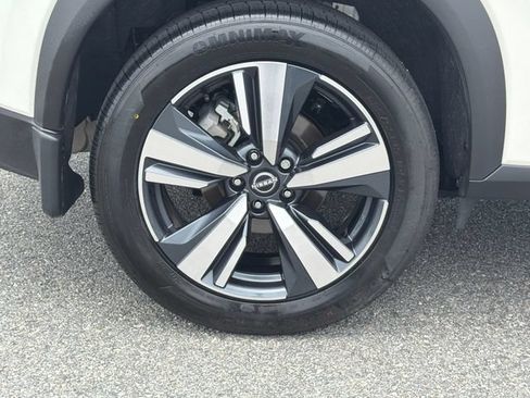 Used 2023 Nissan Rogue SL FWD image 17