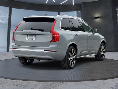 Used 2025 Volvo XC90 T8 Ultra w/ Protection Package Premier AWD/4WD image 4