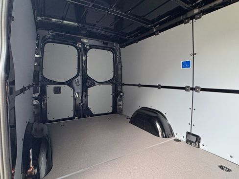 Used 2026 Mercedes-Benz Sprinter 2500 image 34