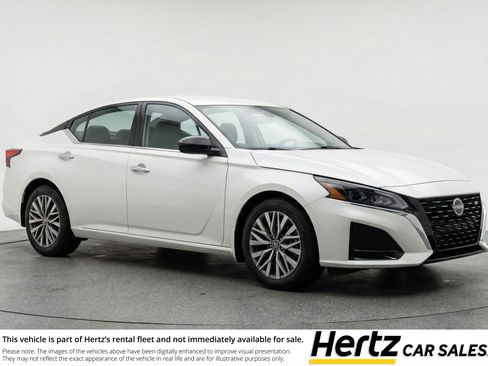 Used 2025 Nissan Altima 2.5 SV FWD image 1