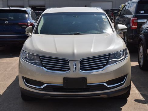 Used 2018 Lincoln MKX Select w/ Select Plus Package FWD image 3