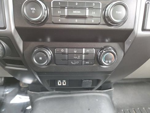 Used 2020 Ford F150 XLT w/ Heavy-Duty Payload Package AWD/4WD image 50