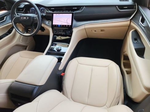 Certified 2025 Jeep Grand Cherokee Limited AWD/4WD image 23