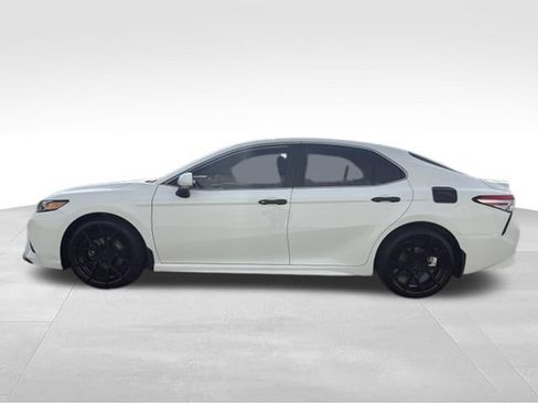 Used 2020 Toyota Camry SE FWD image 13