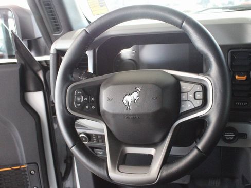 Used 2023 Ford Bronco Badlands w/ Sasquatch Package image 25