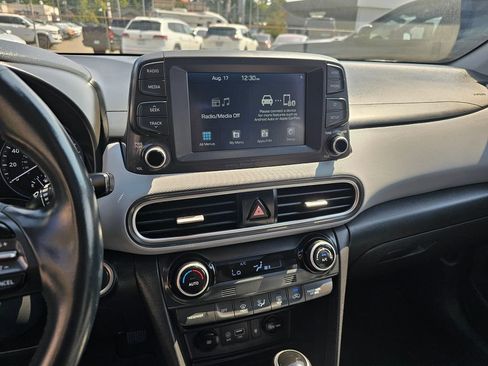 Used 2021 Hyundai Kona Limited AWD/4WD image 26