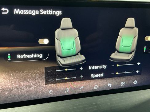 Used 2025 INFINITI QX80 Sensory image 12