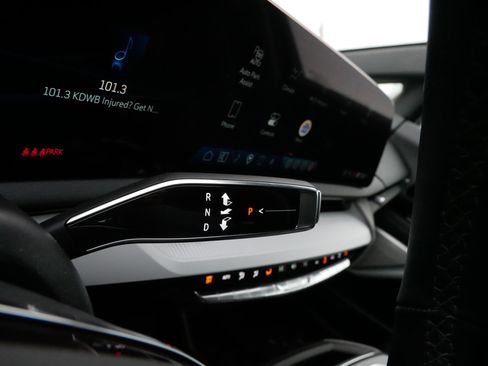 Certified 2025 Cadillac Optiq Luxury 2 w/ LPO, Floor Liner Package image 24