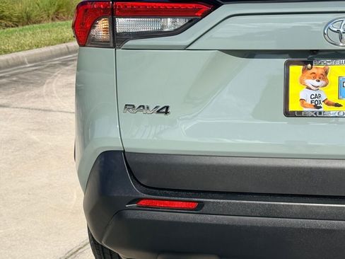 Used 2021 Toyota RAV4 XLE image 11