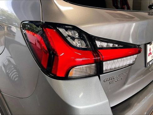 Used 2022 Mitsubishi Outlander Sport SE FWD image 17