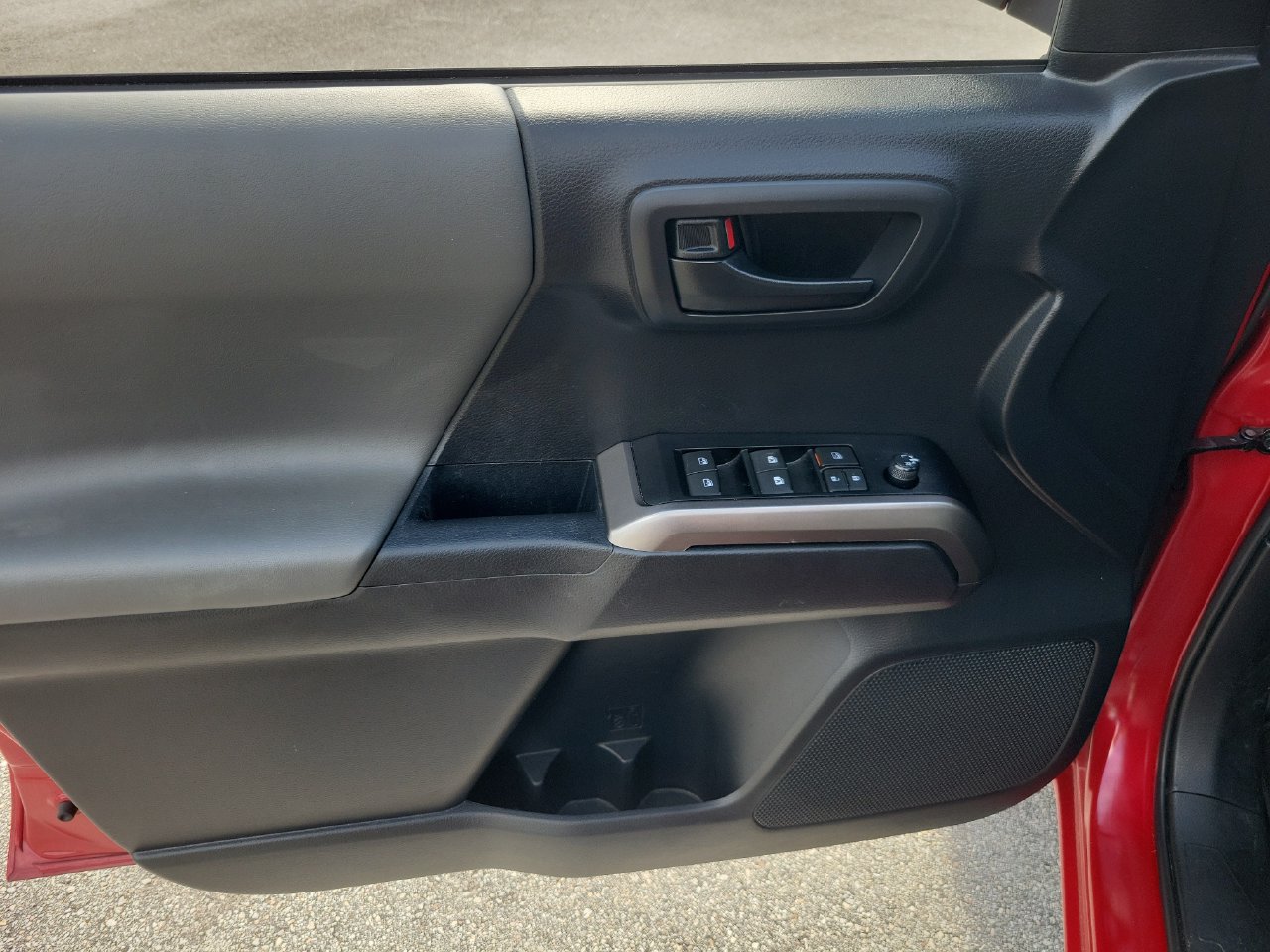 Used 2023 Toyota Tacoma SR5 RWD image 13