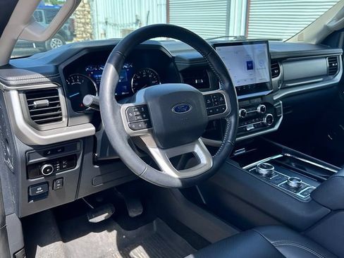 Used 2023 Ford Expedition XLT AWD/4WD image 9