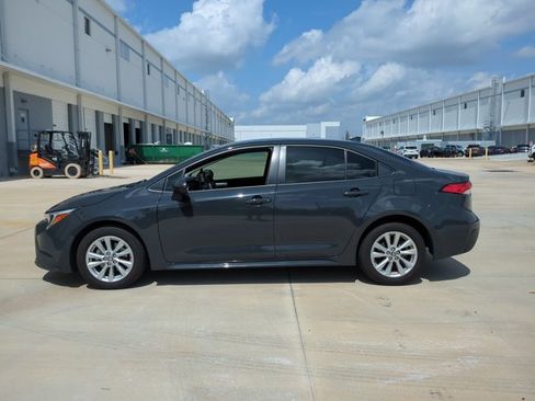 Used 2023 Toyota Corolla LE w/ LE Convenience Package FWD image 8