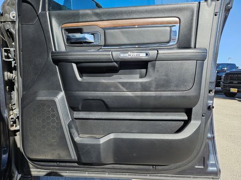 Used 2014 RAM 2500 Laramie w/ Convenience Group image 28