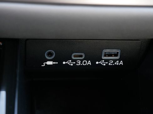 Used 2025 Subaru Outback Premium image 31