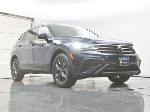 Used 2022 Volkswagen Tiguan SE AWD/4WD image 32