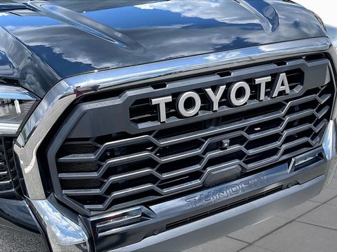Used 2022 Toyota Tundra Platinum AWD/4WD image 30