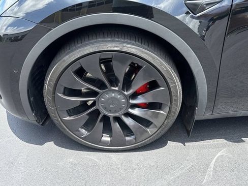 Used 2022 Tesla Model Y Performance AWD/4WD image 13