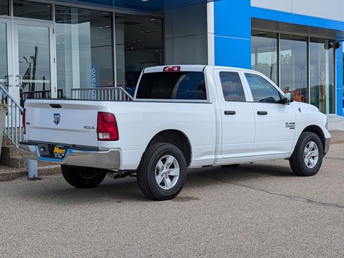 Used 2024 RAM 1500 Classic SLT AWD/4WD image 3