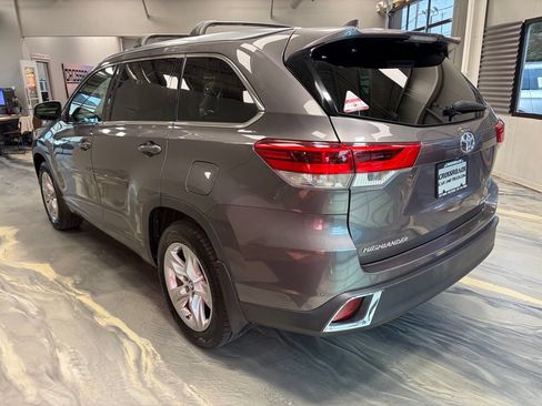 Used 2017 Toyota Highlander Limited AWD/4WD image 38
