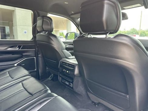 Certified 2024 Jeep Wagoneer Series II w/ Flexible Seating Group RWD image 46