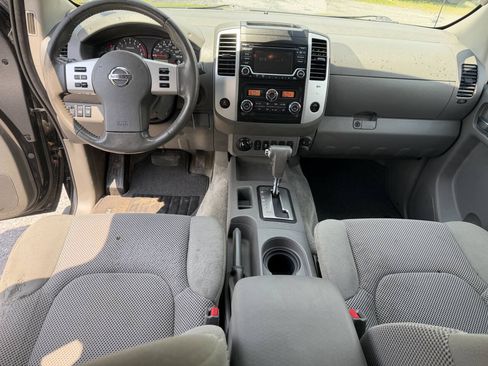 Used 2018 Nissan Frontier SV w/ Value Truck Package AWD/4WD image 10