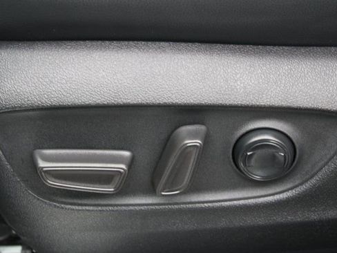 Used 2023 Toyota Highlander Limited image 31