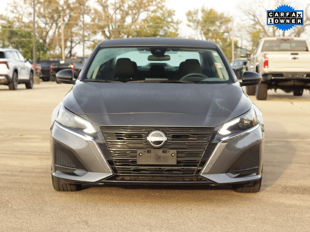 Used 2025 Nissan Altima 2.5 SV FWD image 2