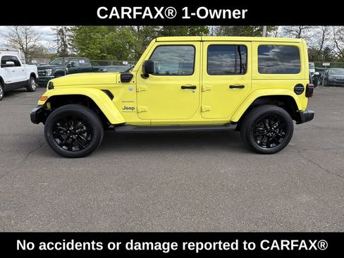 Used 2023 Jeep Wrangler Unlimited Sahara w/ Cold Weather Group AWD/4WD image 2