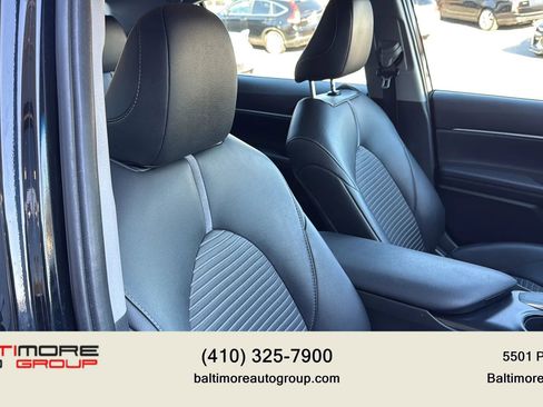 Used 2018 Toyota Camry SE image 19