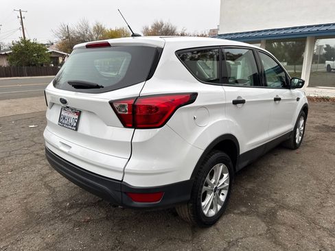 Used 2019 Ford Escape S image 5