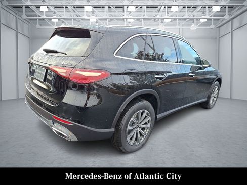 Used 2026 Mercedes-Benz GLC 300 4MATIC image 4