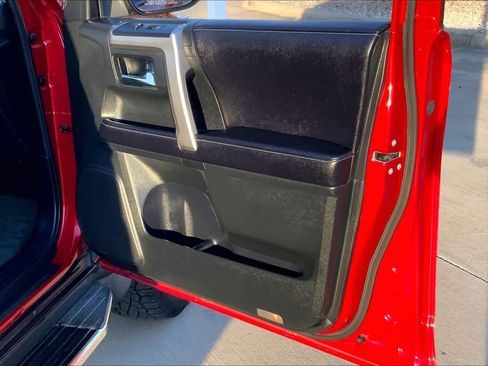 Used 2017 Toyota 4Runner SR5 Premium image 21