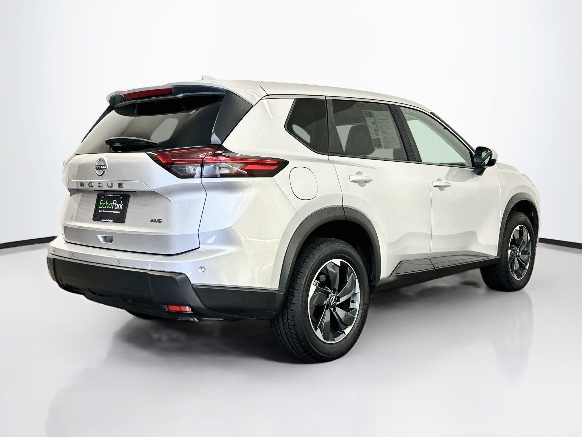 Used 2025 Nissan Rogue SV AWD/4WD image 9