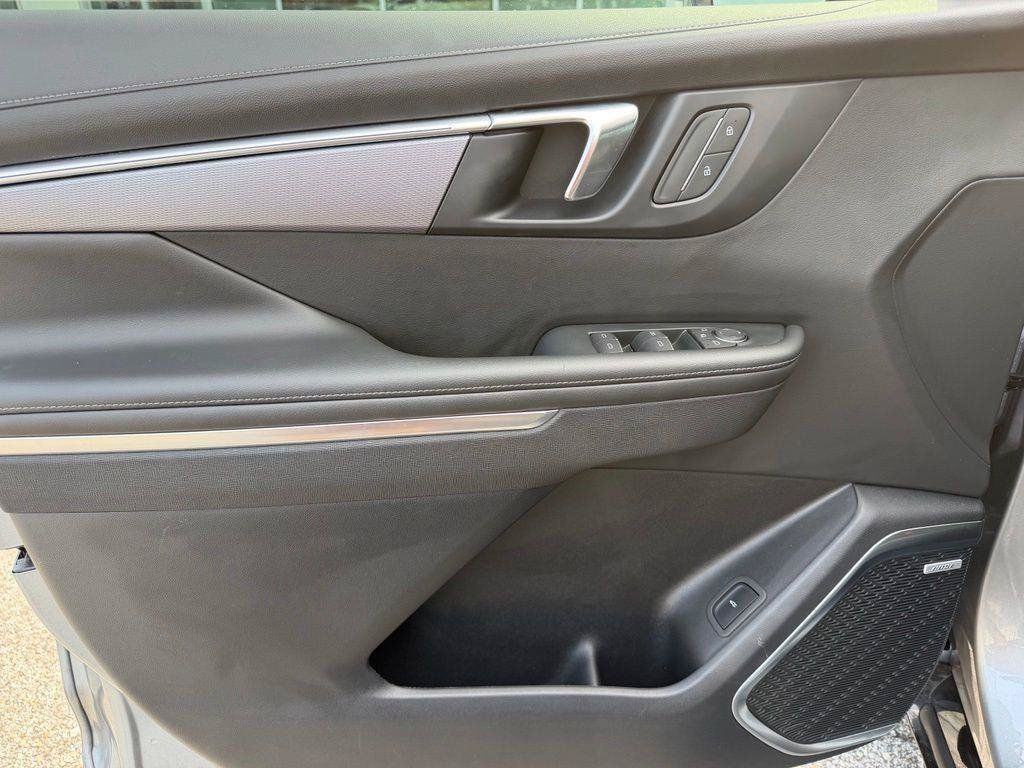 Used 2025 Buick Enclave Sport Touring FWD image 12