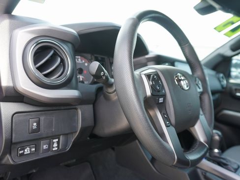 Used 2023 Toyota Tacoma TRD Sport image 12