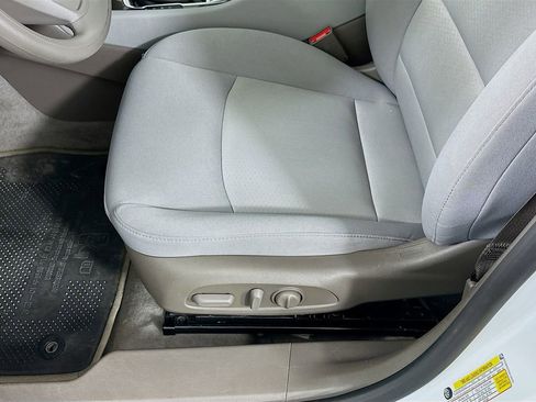 Used 2025 Chevrolet Malibu LT FWD image 19