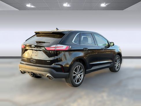 Used 2023 Ford Edge Titanium w/ Class II Trailer Tow Package image 7