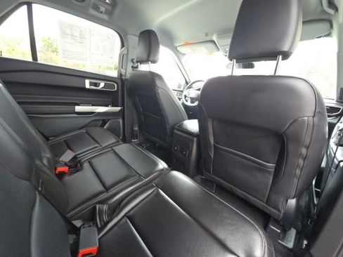 Used 2023 Ford Explorer XLT w/ Equipment Group 202A image 19