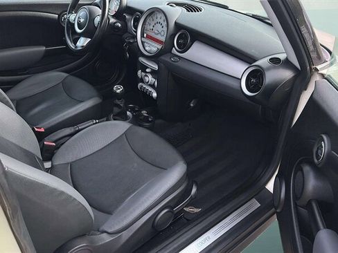 Used 2010 MINI Cooper Hardtop FWD image 19