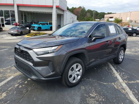 Used 2024 Toyota RAV4 LE image 3