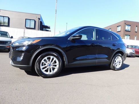 Used 2020 Ford Escape SE image 4